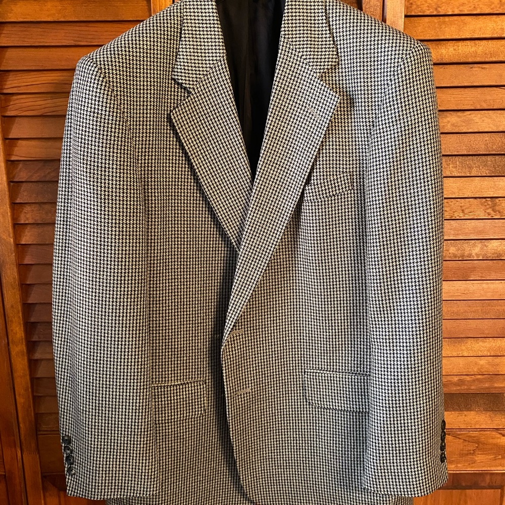 Men’s Suit jacket. Like new!